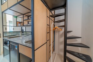 Alloggio su due livelli, 1 camera da letto | Cucina privata