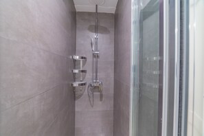 Apartamento, 1 quarto | Chuveiro
