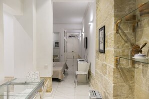 Sviitti, 1 makuuhuone (AG1) | Oleskelualue | Televisio