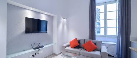 Apartment, 2 Bedrooms | Living area