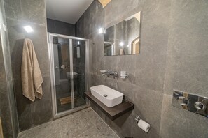 Apartamento, 1 quarto | Banheiro | Toalhas de banho 