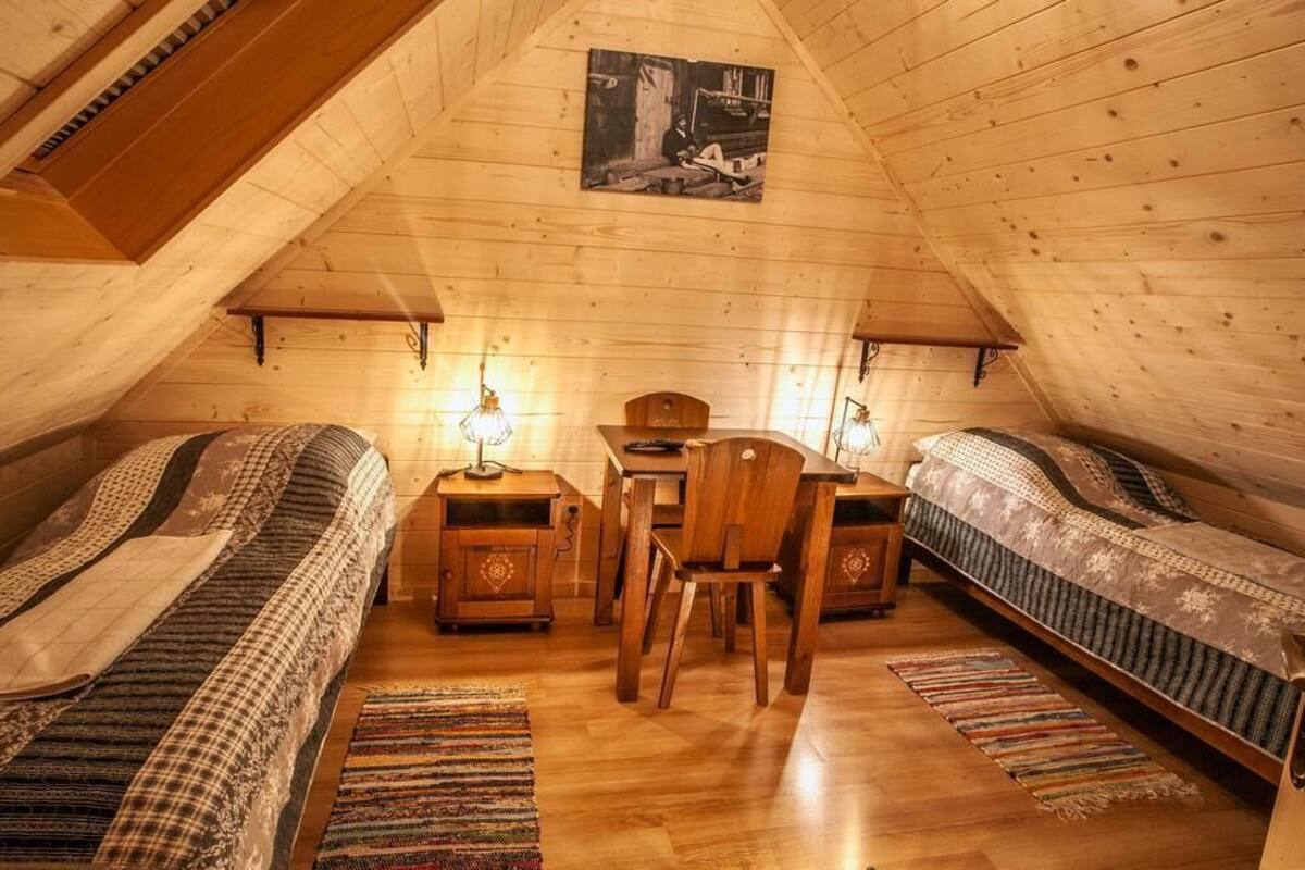 Chalet rustique, 3 chambres | Décor unique, ameublement unique