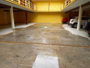 ที่จอดรถฟรี