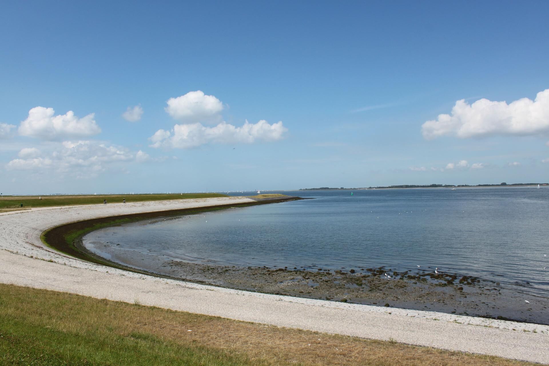 Nær stranden
