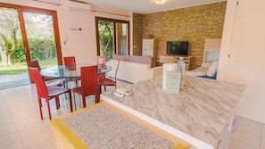 Interior - Colombare Suite - Two Bedroom Apartment, Sleeps 3 (Sirmione)