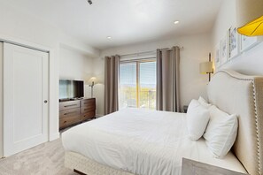 4 bedrooms, WiFi, bed sheets