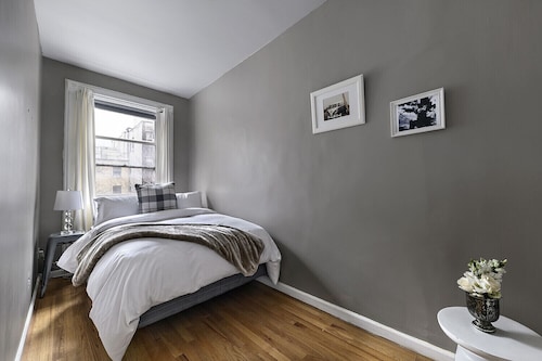 MARVELOUS  3 Bedroom Apartment / PERFECT LOCATION 