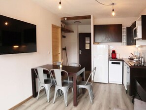 Fridge, microwave, dishwasher