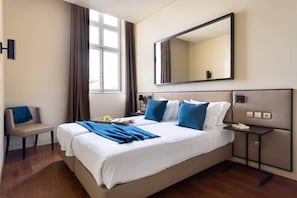 2 bedrooms, WiFi, bed sheets - JOIVY Urban 2BR Apt w/ Park view, in Cais do Sodré (Lisboa)