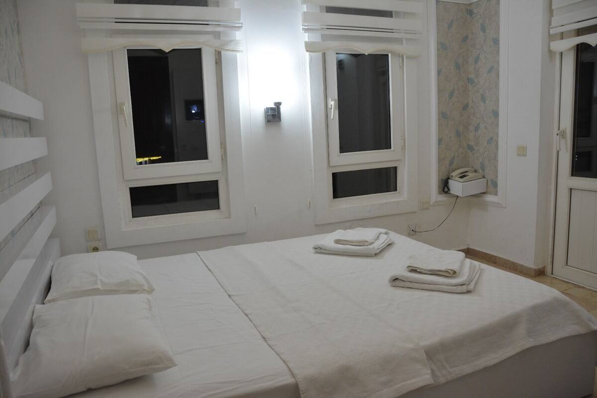 Basic Double Room | WiFi (free)