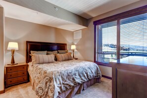 1 bedroom, iron/ironing board, Internet, bed sheets