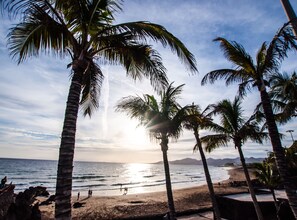 On the beach - Casa Coral with sea views & AC (Tías)