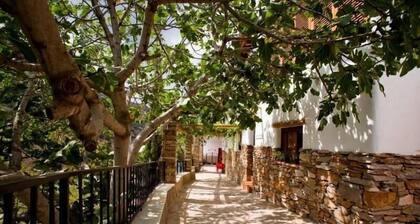 Holiday house Laroya for 2 - 4 persons with 2 bedrooms - Farmhouse