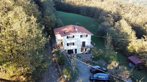 A welcoming retreat in the woods of the Apennines: Family Suite or for a group