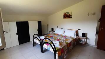 3 camere, una scrivania, culla da viaggio, Wi-Fi gratuito