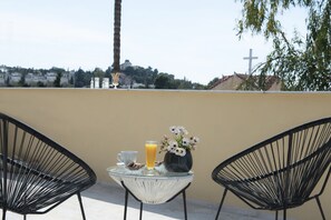 Deluxe Double Room, Balcony | Balcony - Beautiful City Suites (Athens)