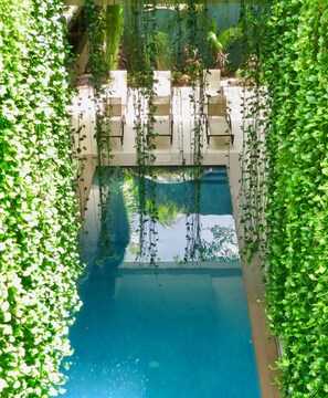 Indoor pool, open 8:00 AM to 9:00 PM, sun loungers - Palmarena Rooms and Residences - Long Stay Comfort with Parking, Sauna, Gym and Pool (Steps from 5th Avenue) (Playa del Carmen)