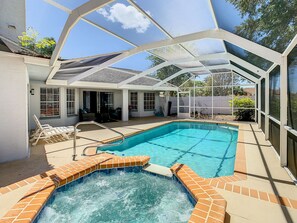 حمّام سباحة خارجي، حمّام سباحة مُدفَّأ