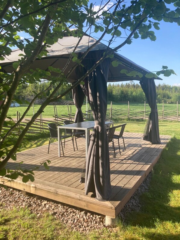 屋外ダイニングエリア