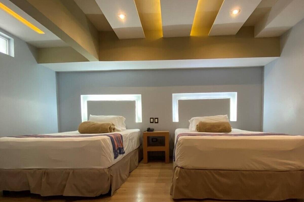 Suite, Multiple Beds | Verdunkelungsvorhänge, schallisolierte Zimmer, kostenloses WLAN