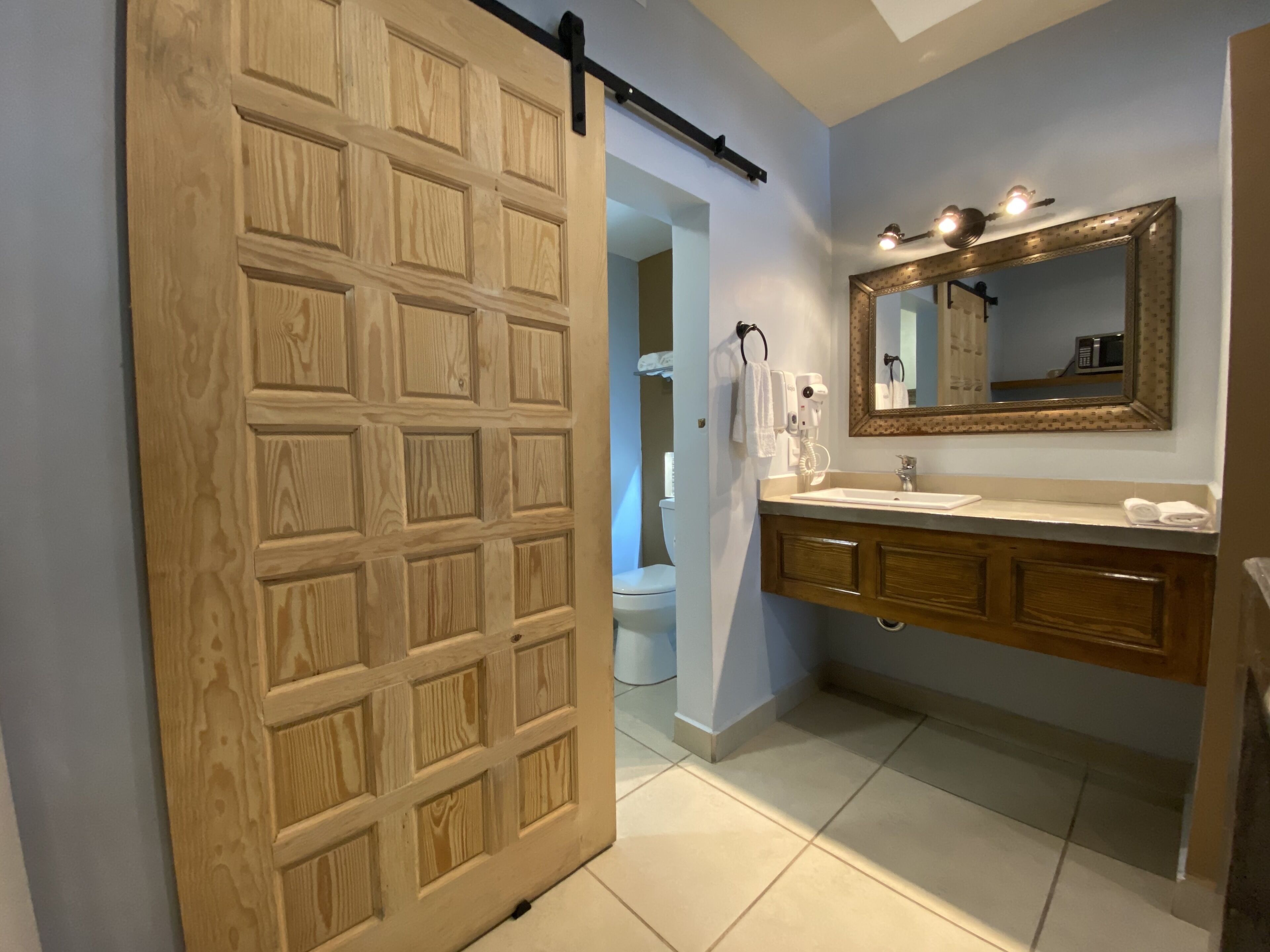 Bathroom sink
