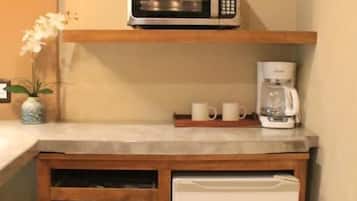 Suite, Multiple Beds | Microwave
