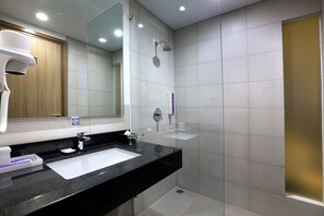 Bathroom - Quest Prime Cikarang by Aston (Cikarang)
