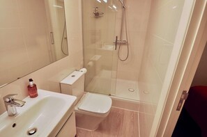 Bathroom - Cityspace Borough Hotel (London)