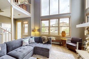 TV, fireplace, DVD player