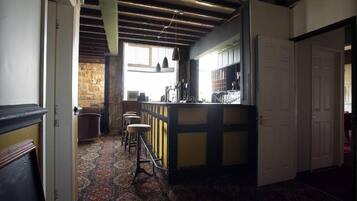 بار (في المنشاة)