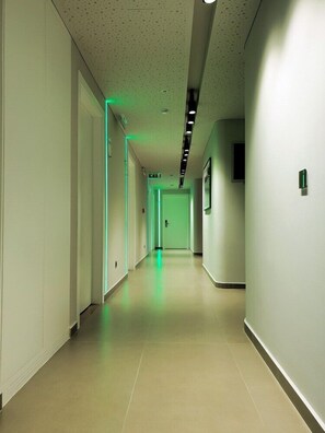 المنشأة من الداخل