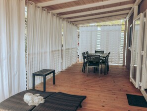 Outdoor dining - Luxury camping experience (Jezera)
