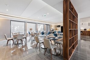 Dining - Exe Saldanha (Lisbon)