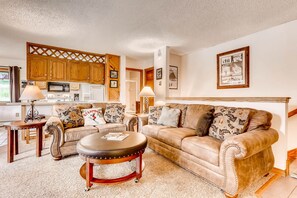 TV, fireplace, DVD player, books