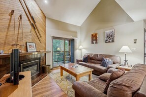 TV, fireplace, DVD player