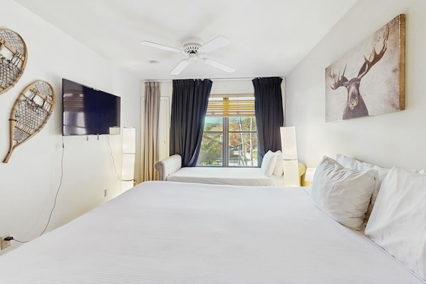 2 bedrooms, iron/ironing board, free internet, bed sheets