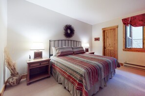 4 soverom, strykejern/-brett, wi-fi og sengetøy