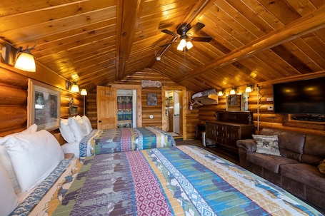 1 bedroom, desk, WiFi, bed sheets. Cozy Cabin 4 Miles to YNP and 20 Minutes from the Lamar Valley!