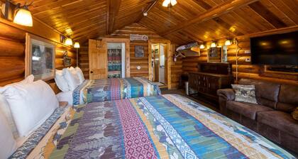 Cozy Cabin 4 Miles to YNP and 20 Minutes from the Lamar Valley!