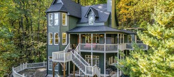 Lake Lure (OPENS MAY), Rumbling Bald Amenities: Swim Beach, Pool. Pretty Views, Golf Cart, Hot Tub, Firepit