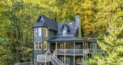 Lake Lure (OPENS MAY), Rumbling Bald Amenities: Swim Beach, Pool. Pretty Views, Golf Cart, Hot Tub, Firepit