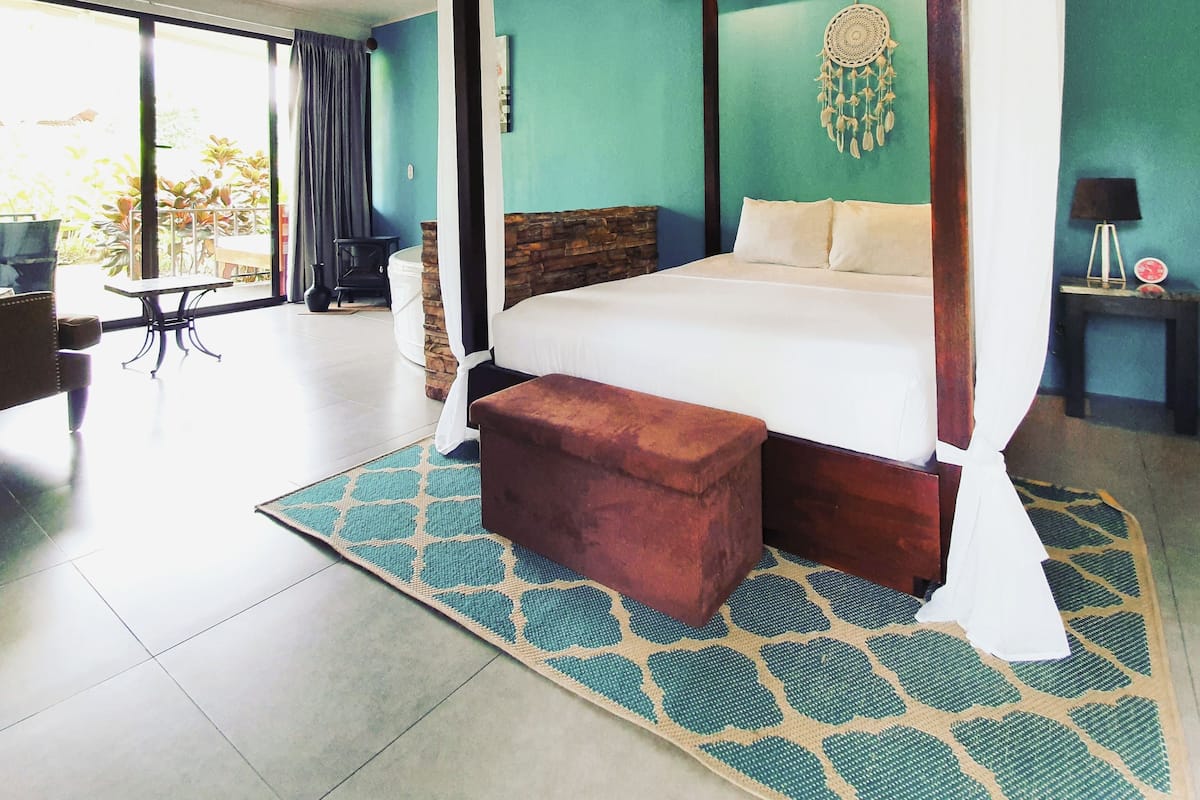 1 bedroom, hypo-allergenic bedding, pillow-top beds, minibar