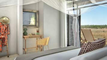 Suite | 1 bedroom, desk, iron/ironing board, bed sheets