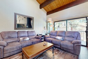 Télévision, cheminée