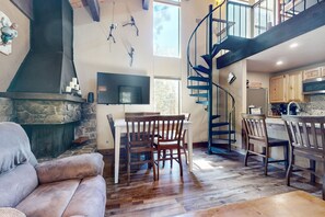 Télévision, cheminée