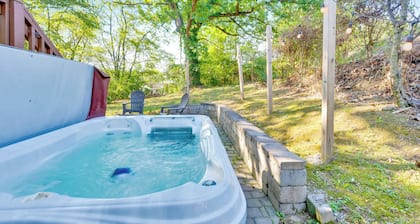 Bungalow Charmer with private Hot Tub!