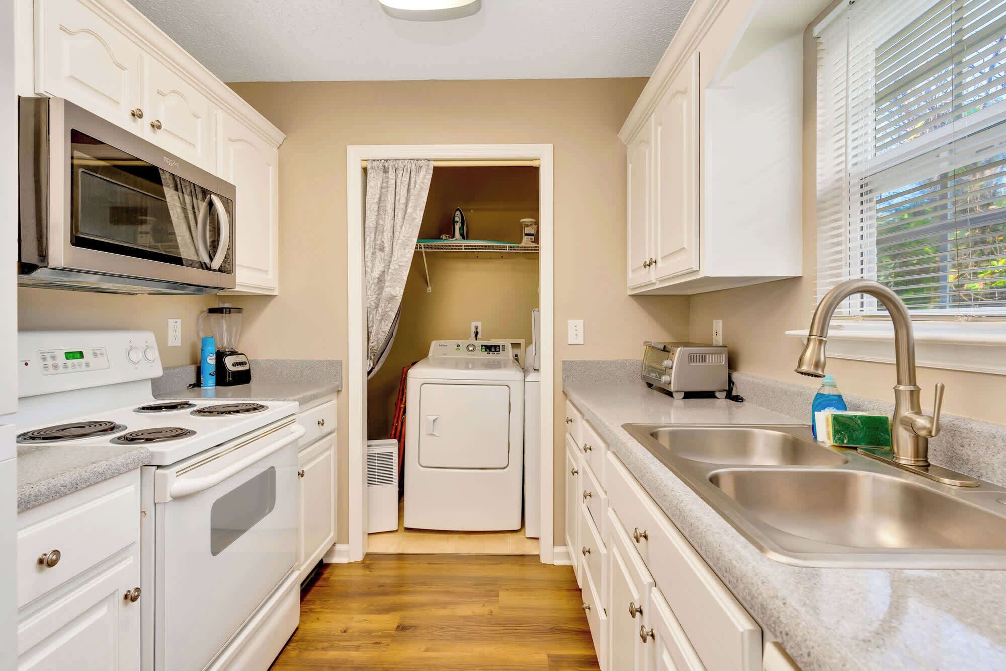 冰箱、微波炉、烤箱、炉灶