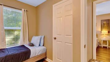 4 chambres, fer et planche Ă repasser, Wi-Fi, draps fournis