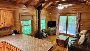 TV, peis og kontorer