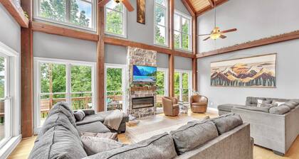 The Retreat at Wildwood - Hot Tub, Theater, & Deck